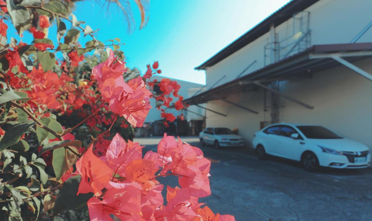 Go Shine Motel Pingtung Экстерьер фото