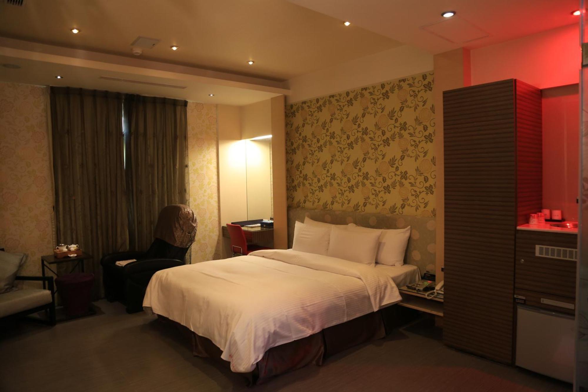 Go Shine Motel Pingtung Экстерьер фото